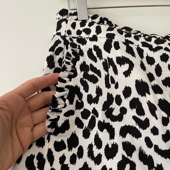 J. Crew Animal Print Short Black and White Cotton Linen Size 6 Ruffles - Picture 3 of 8